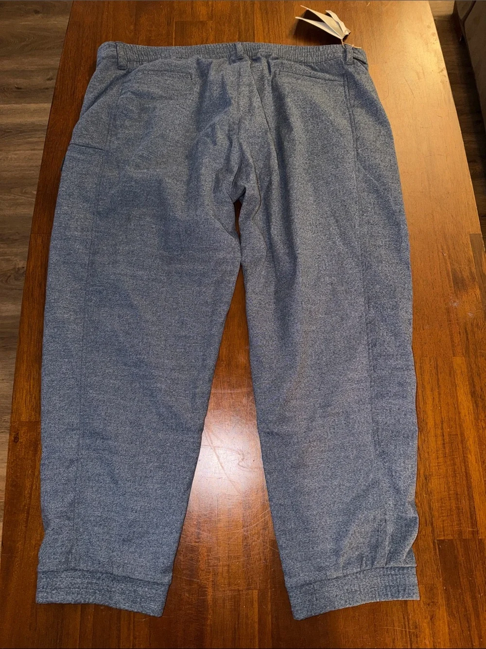Adidas Men’s NWT  Fall Weight Textured Golf Pants. 42X32. Crew Navy.